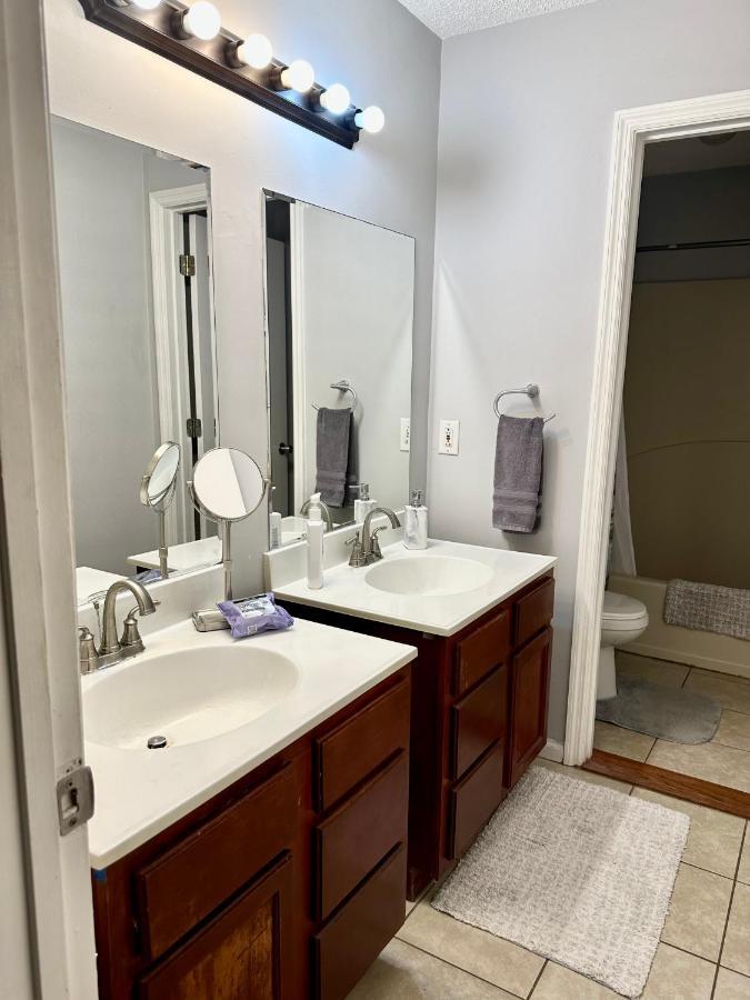Lovely 2-Bedroom Condo W/Balcony And Free Parking Nashville Exterior foto